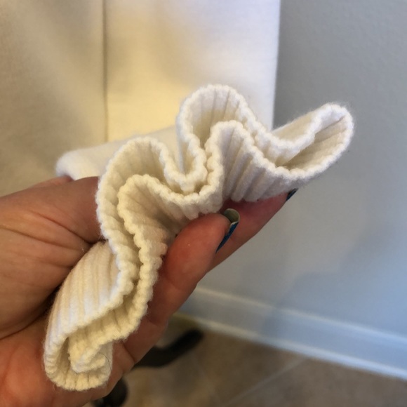 My Contemporary Essentials Wardrobe sweater - Picture 5 of 12